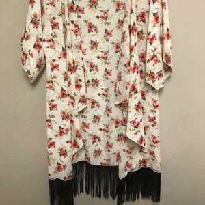 Lularoe Monroe Kimono